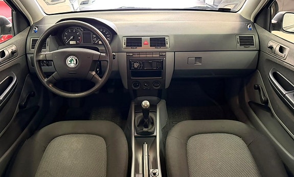 Skoda Fabia 9 of 17