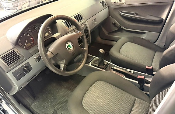 Skoda Fabia 10 of 17