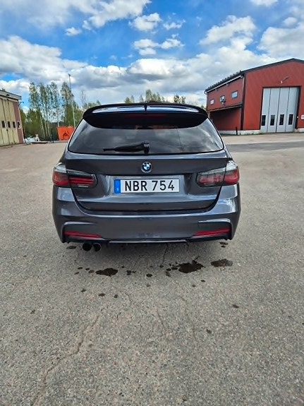 BMW 320d 4 of 4
