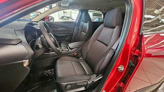 Mazda CX-30 10 of 14