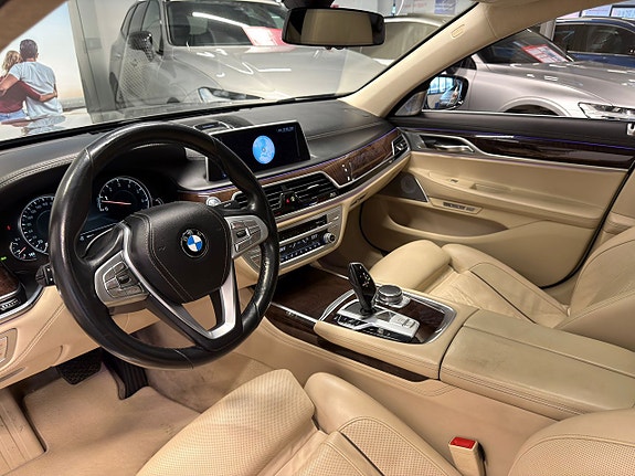 BMW 750Li 10 of 27