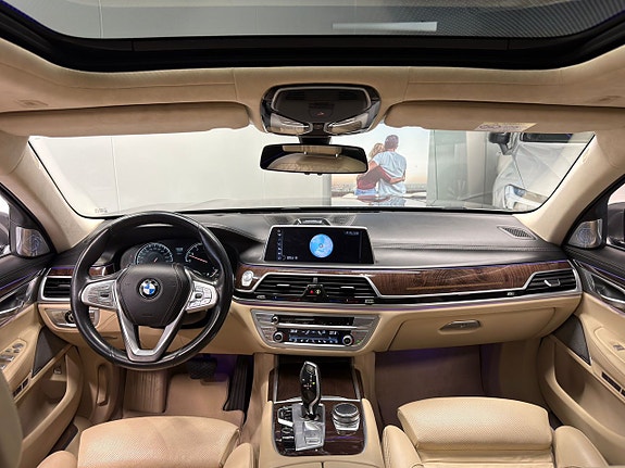 BMW 750Li 15 of 27