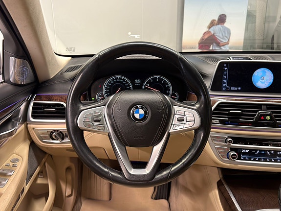 BMW 750Li 16 of 27