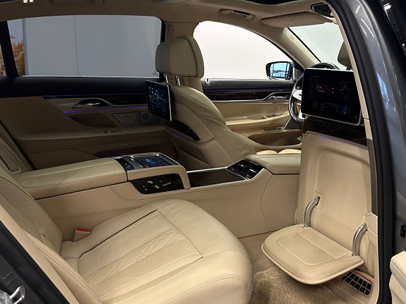 BMW 750Li 27 of 27