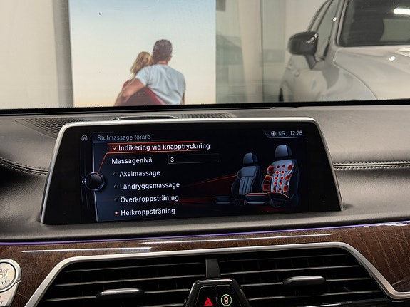 BMW 750Li 23 of 27
