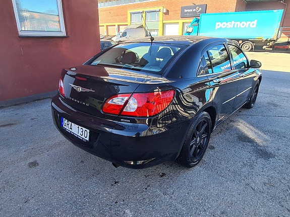 Chrysler Sebring 3 of 10