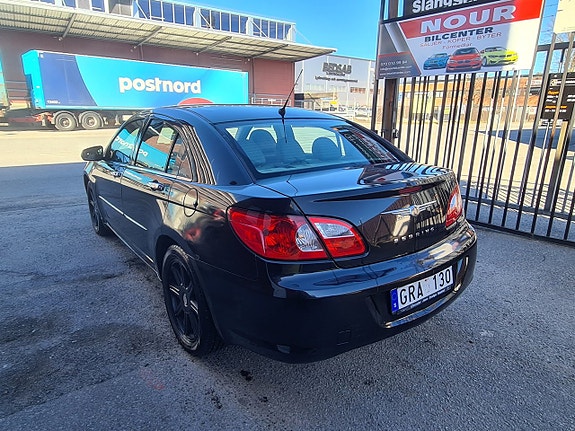 Chrysler Sebring 4 of 10