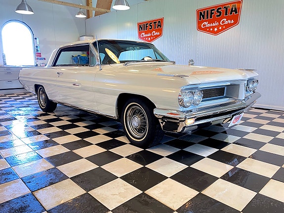 Pontiac Grand Prix 4 of 5