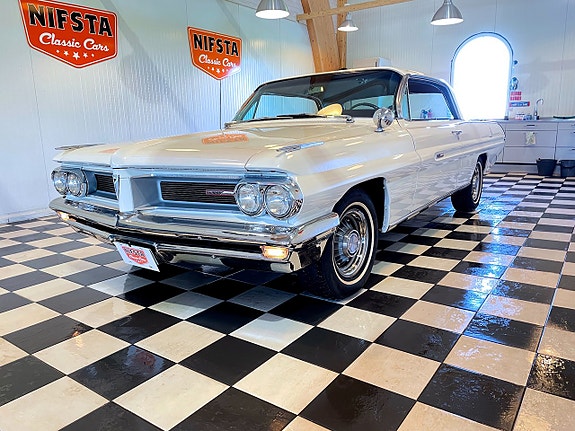 Pontiac Grand Prix 2 of 5