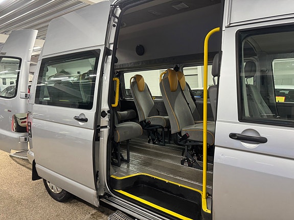 Volkswagen Caravelle 19 of 25