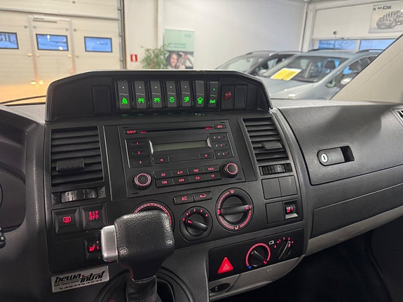 Volkswagen Caravelle 17 of 25
