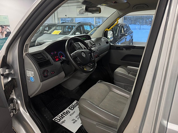 Volkswagen Caravelle 15 of 25