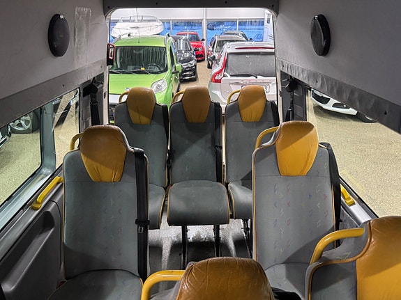 Volkswagen Caravelle 24 of 25