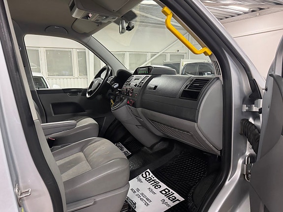 Volkswagen Caravelle 12 of 25