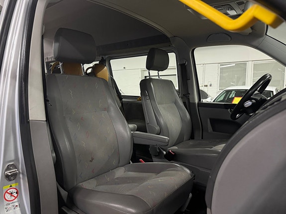 Volkswagen Caravelle 14 of 25