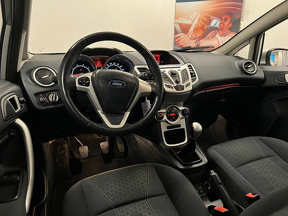 Ford Fiesta 12 of 23