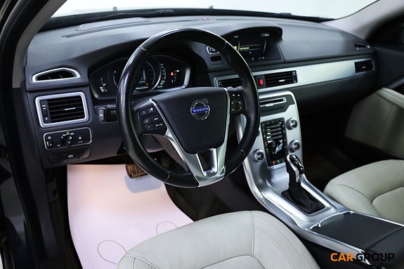 Volvo V70 11 of 24
