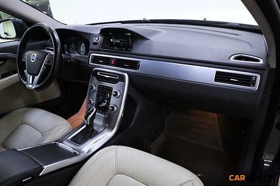 Volvo V70 12 of 24