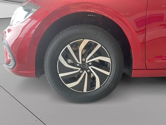 Volkswagen Polo 15 of 15