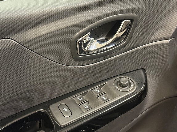 Renault Captur 7 of 27