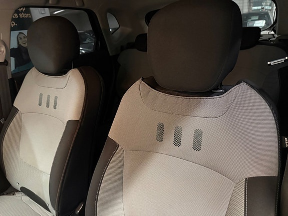 Renault Captur 9 of 27
