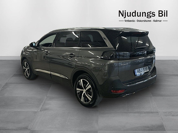 Peugeot 5008 2 of 5