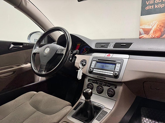 Volkswagen Passat 2 of 5