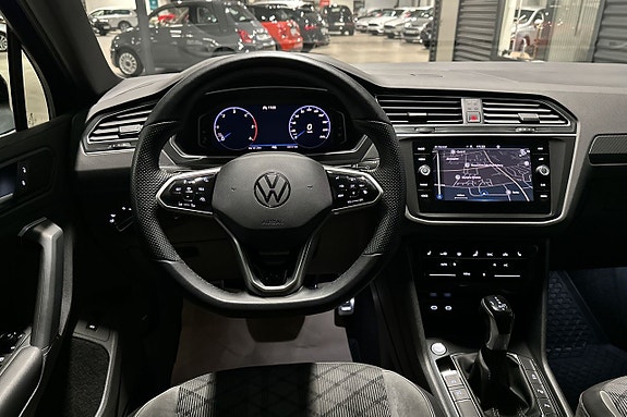 Volkswagen Tiguan 10 of 23