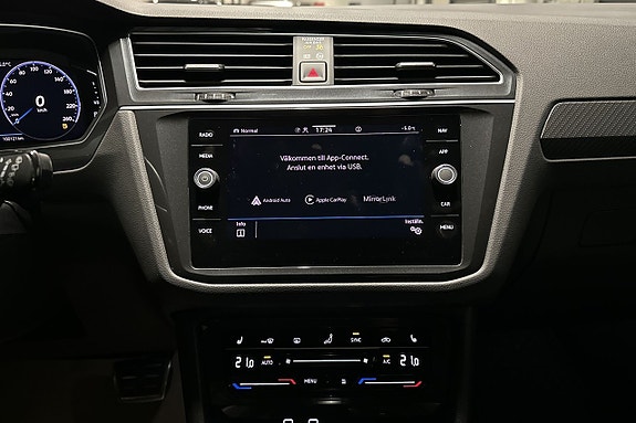 Volkswagen Tiguan 15 of 23