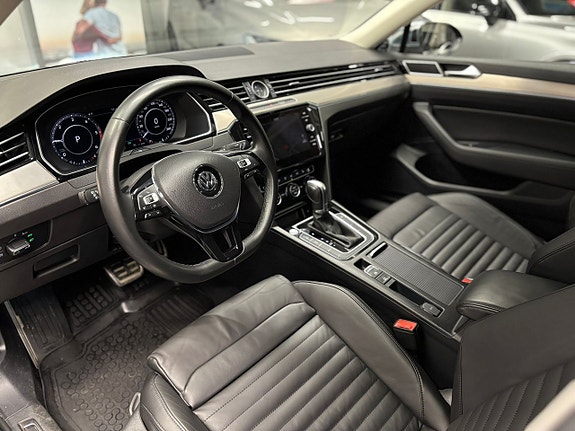 Volkswagen Passat Alltrack 10 of 27