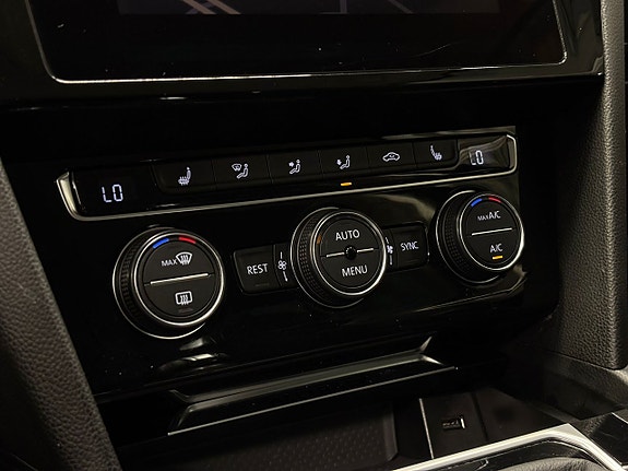 Volkswagen Passat Alltrack 20 of 27