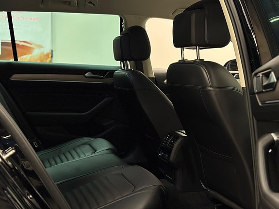 Volkswagen Passat Alltrack 26 of 27