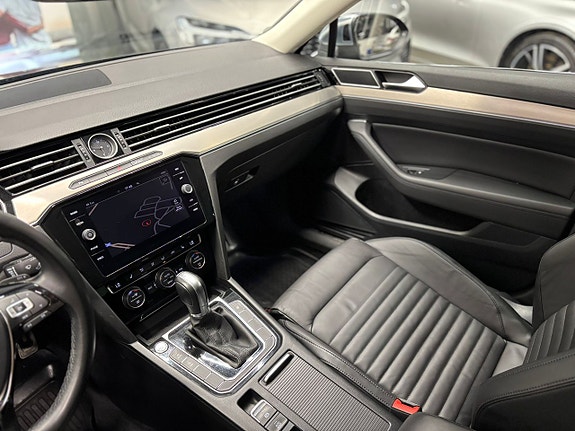 Volkswagen Passat Alltrack 18 of 27