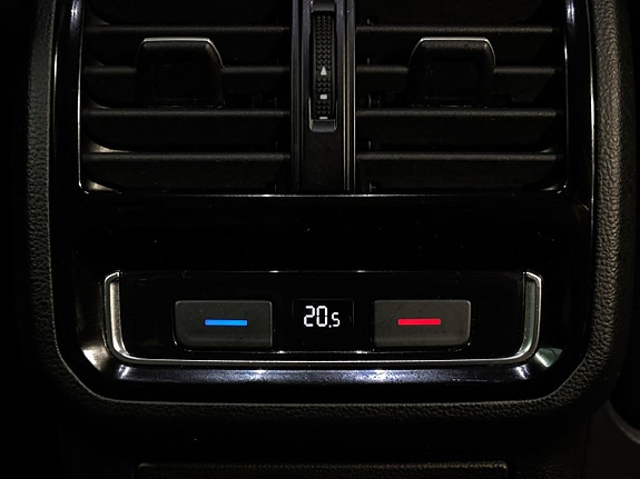 Volkswagen Passat Alltrack 27 of 27