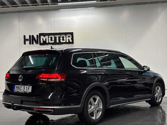 Volkswagen Passat Alltrack 6 of 27