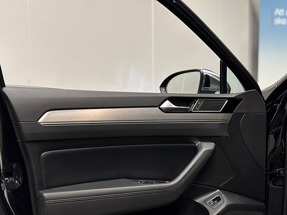 Volkswagen Passat Alltrack 11 of 27