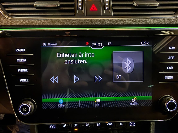 Skoda Superb 14 of 18