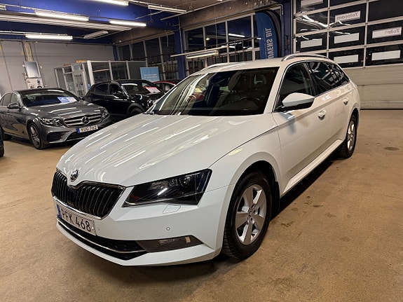 Skoda Superb 2 of 5