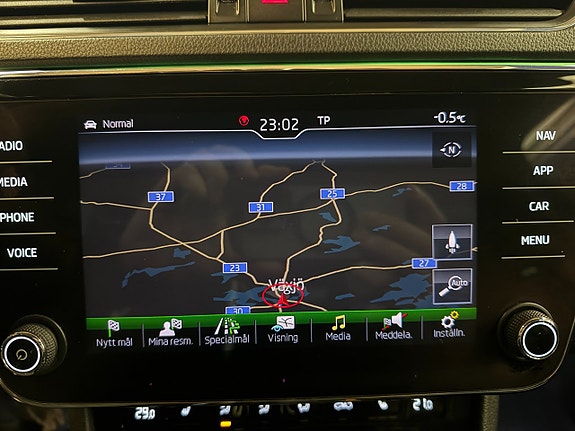 Skoda Superb 16 of 18