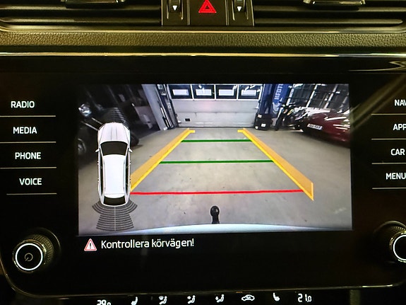 Skoda Superb 13 of 18