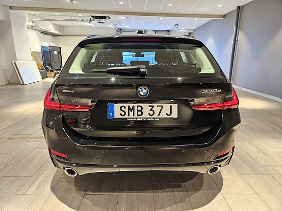 BMW 330e 8 of 27