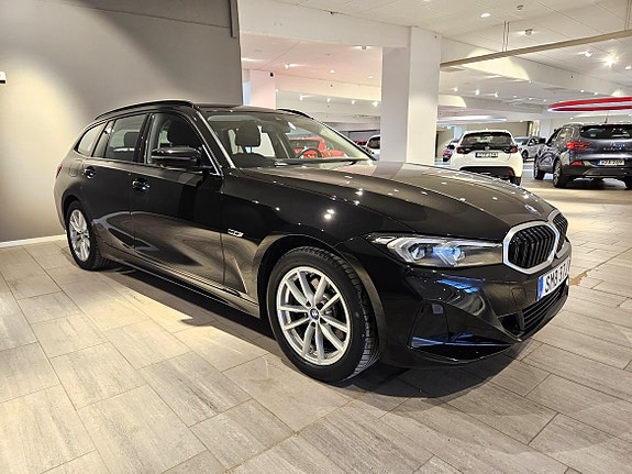 BMW 330e 4 of 27