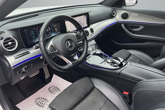 Mercedes-Benz E220 10 of 18