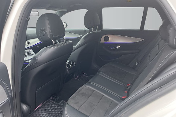 Mercedes-Benz E220 11 of 18