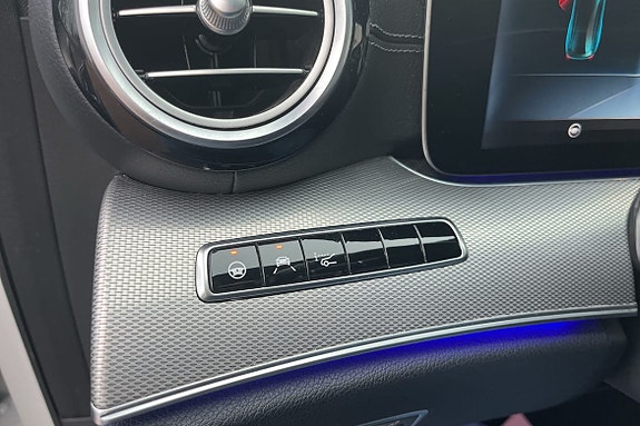 Mercedes-Benz E220 16 of 18