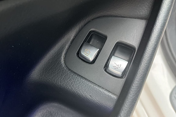 Mercedes-Benz E220 14 of 18