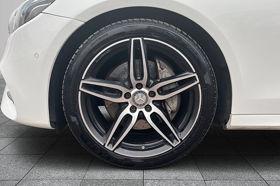 Mercedes-Benz E220 8 of 18