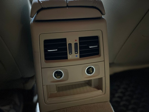 BMW 335i 12 of 13