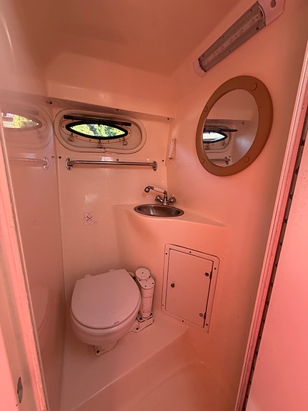 Kabinbåt med 4 kojplatser & Bravo 3 14 of 21