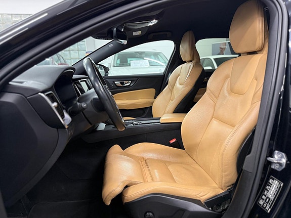 Volvo V60 22 of 28